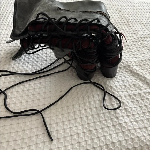 Freebird by Steven Black Lace Up Boots Rugged Design - Picture 2 of 3